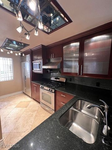 260 East FLAMINGO Road 334, Las Vegas, NV 89169