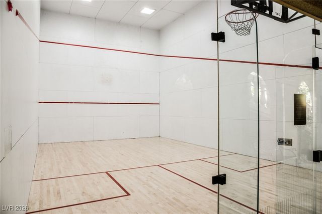 260 East FLAMINGO Road 334, Las Vegas, NV 89169