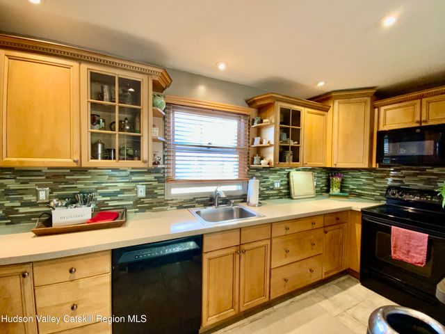 136 N Chestnut Street, New Paltz, NY 12561