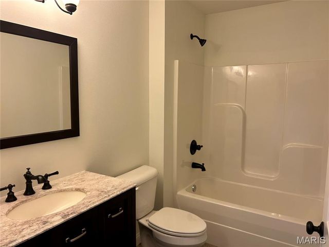40 Pecan Tree Lane, Farmington, MO 63640