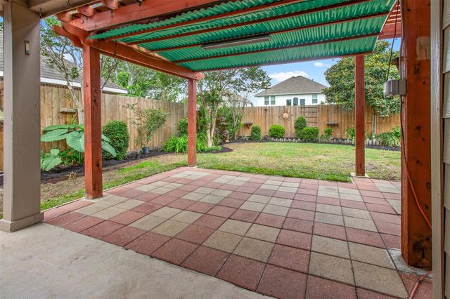 6113 Larrycrest Drive, Pearland, TX 77584