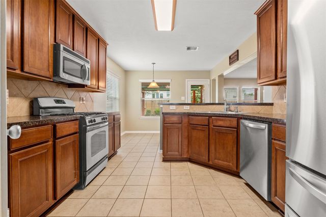 6113 Larrycrest Drive, Pearland, TX 77584