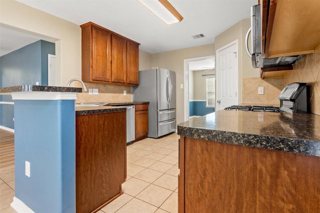 6113 Larrycrest Drive, Pearland, TX 77584