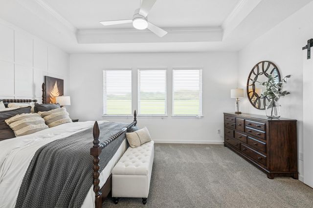 901 Kingwood Drive, League City, TX 77573