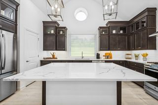 901 Kingwood Drive, League City, TX 77573