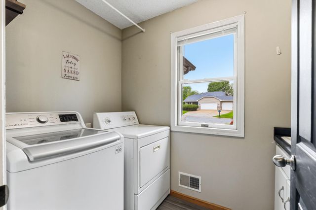 1219 15th Street SE, Forest Lake, MN 55025