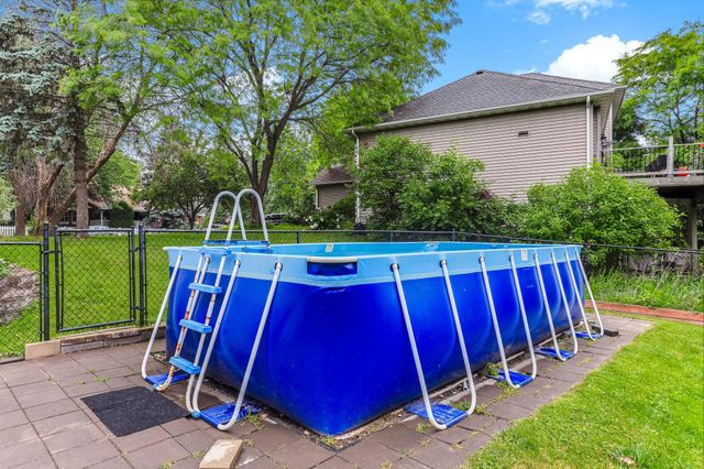 1219 15th Street SE, Forest Lake, MN 55025