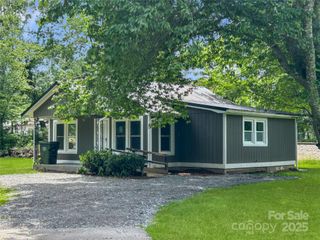 36 Graybark Court, Waynesville, NC 28786