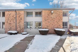 1524 Big Bend ROAD #J, Waukesha, WI 53189