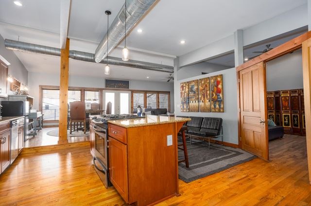 327 E Walnut Street 203, Springfield, MO 65806