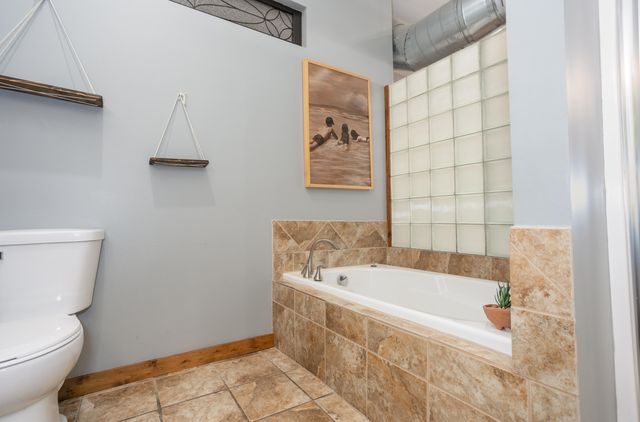 327 E Walnut Street 203, Springfield, MO 65806