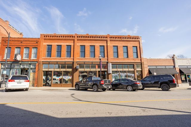 327 E Walnut Street 203, Springfield, MO 65806