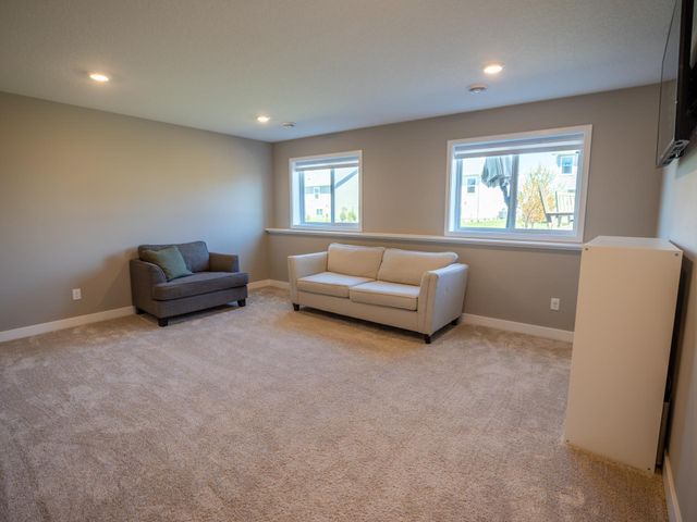 7929 182nd Street W, Lakeville, MN 55044