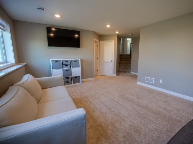 7929 182nd Street W, Lakeville, MN 55044