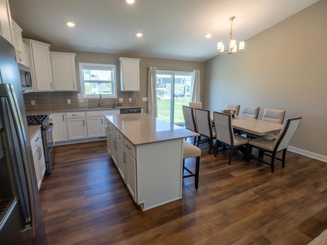 7929 182nd Street W, Lakeville, MN 55044