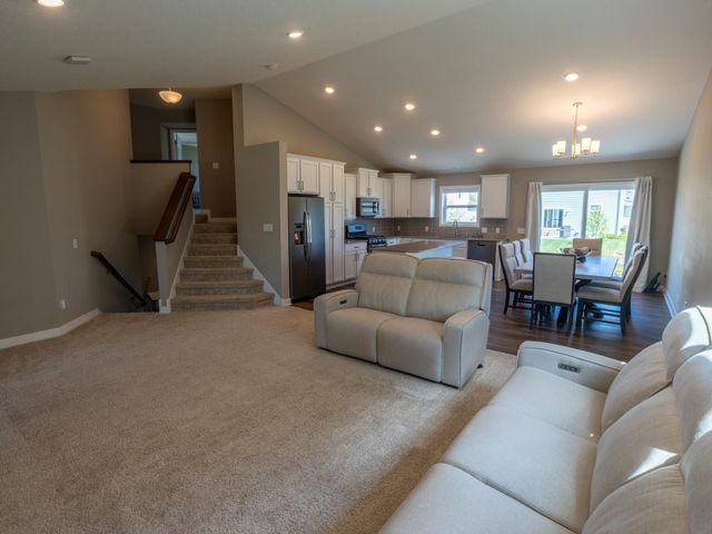 7929 182nd Street W, Lakeville, MN 55044