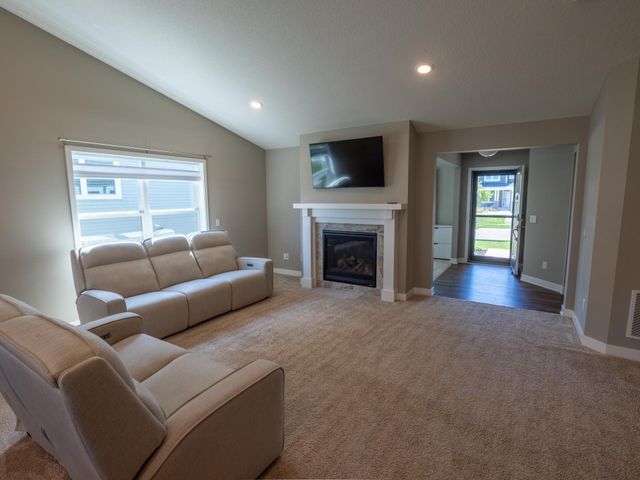 7929 182nd Street W, Lakeville, MN 55044