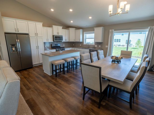 7929 182nd Street W, Lakeville, MN 55044