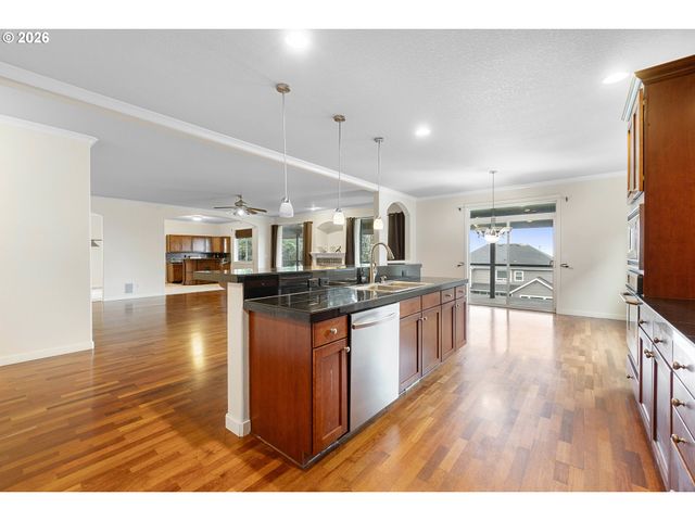 14822 Se NATALYA St, Happy Valley, OR 97086