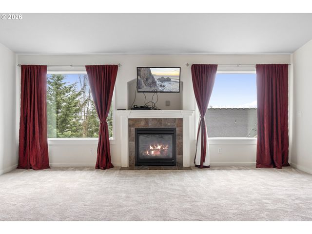 14822 Se NATALYA St, Happy Valley, OR 97086