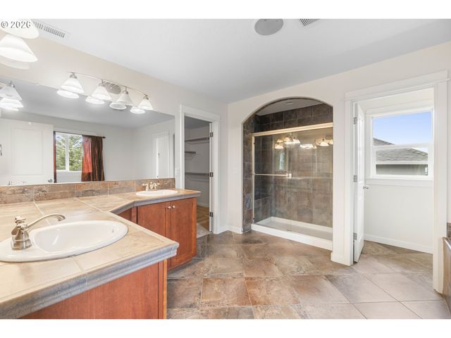 14822 Se NATALYA St, Happy Valley, OR 97086