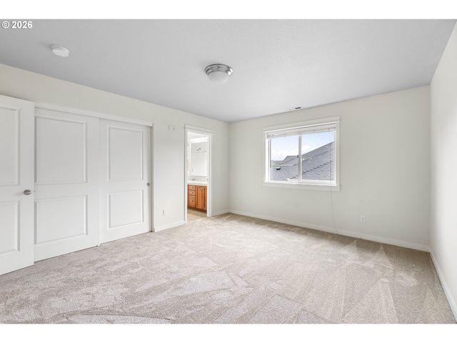 14822 Se NATALYA St, Happy Valley, OR 97086