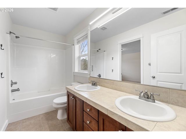 14822 Se NATALYA St, Happy Valley, OR 97086