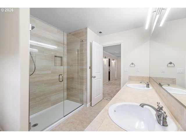 14822 Se NATALYA St, Happy Valley, OR 97086