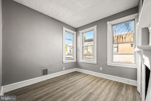 2427 N HOLLYWOOD ST, Philadelphia, PA 19132