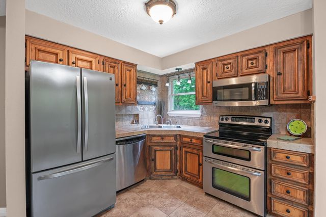 5520 Henley Street, Santa Fe, TX 77510