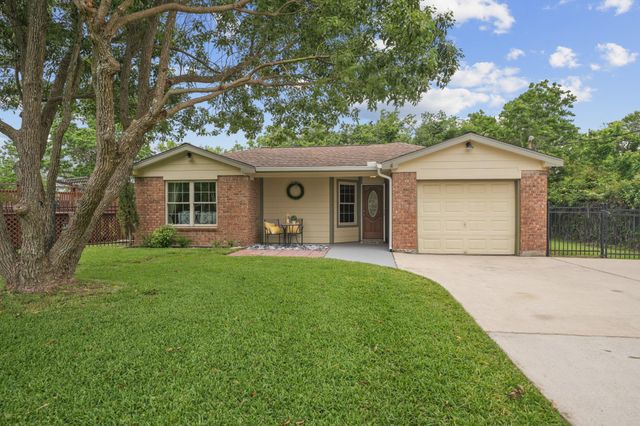 5520 Henley Street, Santa Fe, TX 77510