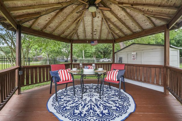 5520 Henley Street, Santa Fe, TX 77510