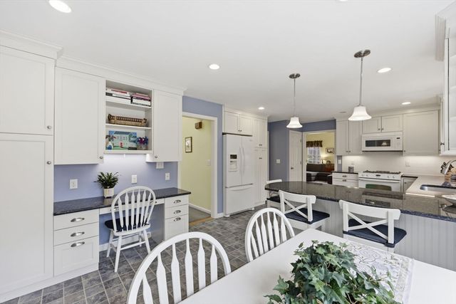201 Spring St, Hopkinton, MA 01748