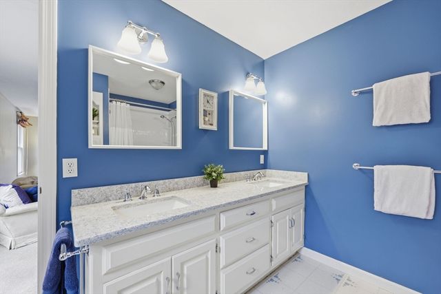 201 Spring St, Hopkinton, MA 01748