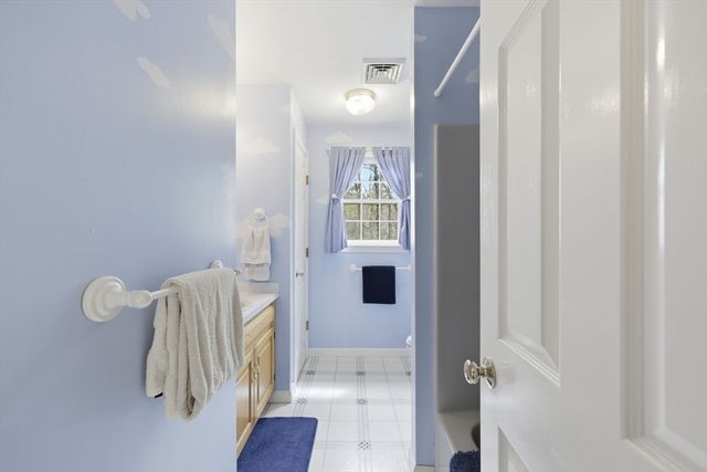 201 Spring St, Hopkinton, MA 01748