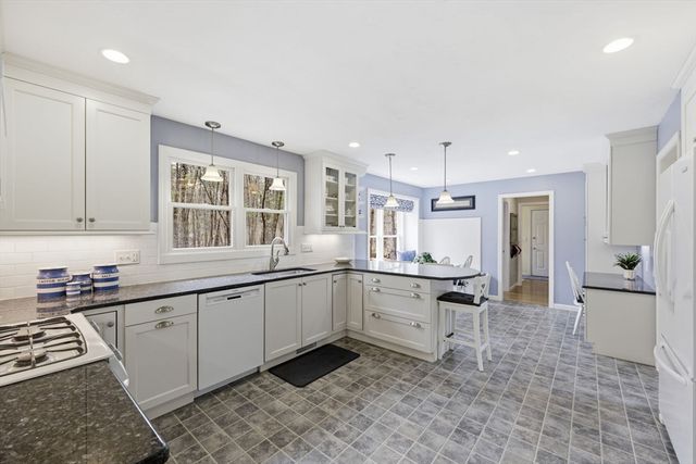 201 Spring St, Hopkinton, MA 01748