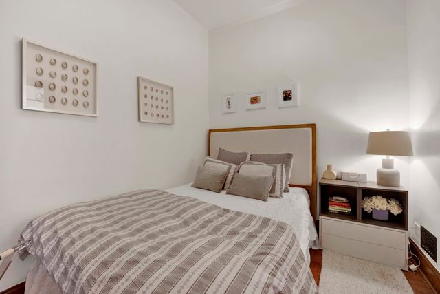 2458 N Burling Street 1, Chicago, IL 60614