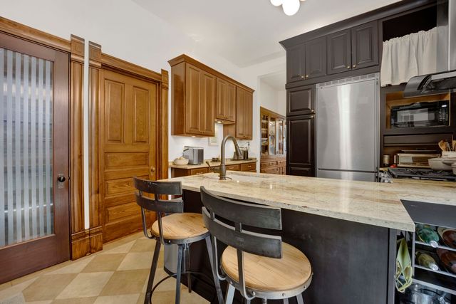 2458 N Burling Street 1, Chicago, IL 60614
