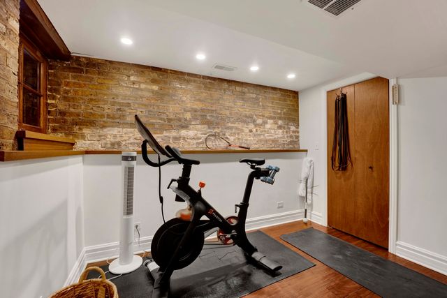 2458 N Burling Street 1, Chicago, IL 60614