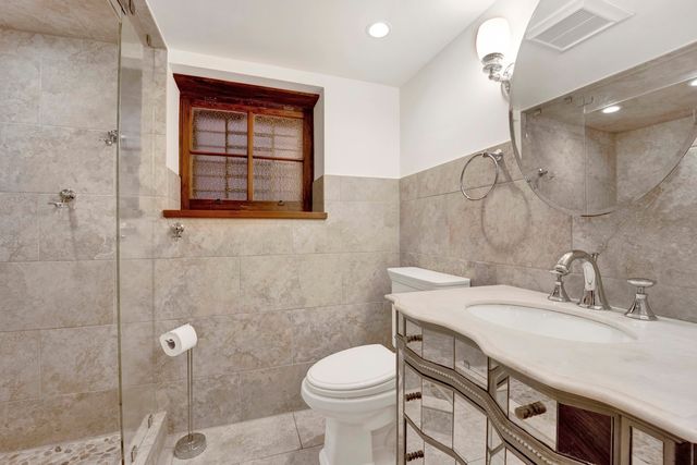 2458 N Burling Street 1, Chicago, IL 60614