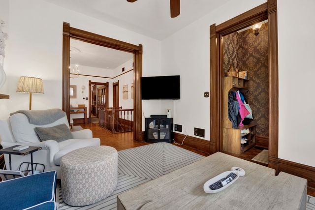 2458 N Burling Street 1, Chicago, IL 60614
