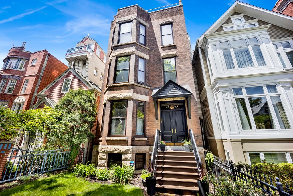 2458 N Burling Street 1, Chicago, IL 60614