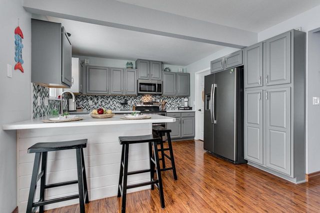 1427 W STARVIEW DRIVE, Appleton, WI 54913