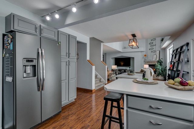 1427 W STARVIEW DRIVE, Appleton, WI 54913