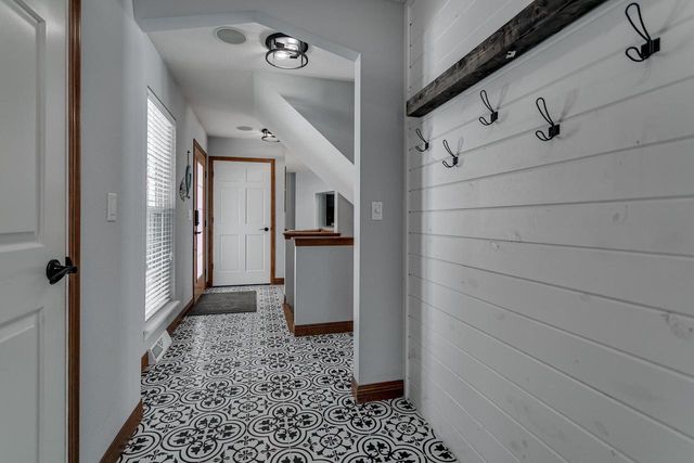 1427 W STARVIEW DRIVE, Appleton, WI 54913