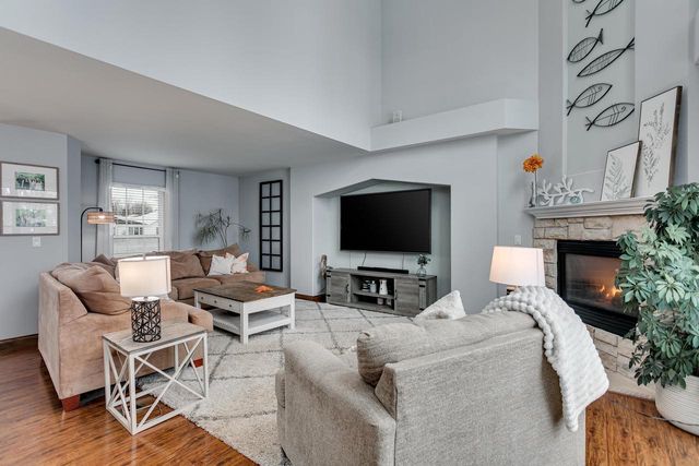 1427 W STARVIEW DRIVE, Appleton, WI 54913