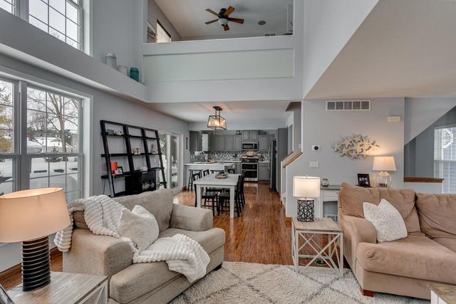 1427 W STARVIEW DRIVE, Appleton, WI 54913