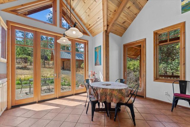 125 Old Orchard, Weaverville, CA 96093