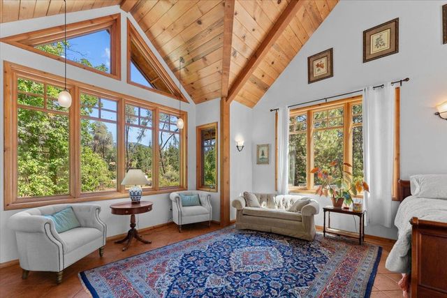 125 Old Orchard, Weaverville, CA 96093