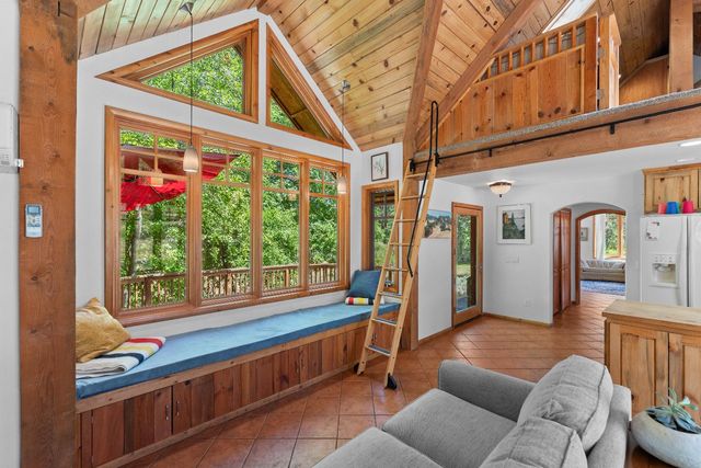 125 Old Orchard, Weaverville, CA 96093